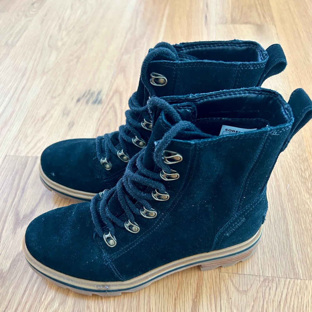 Sorel Lennox Black Suede Gum Sole Women's Boots, Size 8